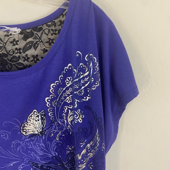 Purple Metallic Butterfly Graphic Top w/ Beaded Detail & Lace Back Women’s Large - Picture 5 of 9